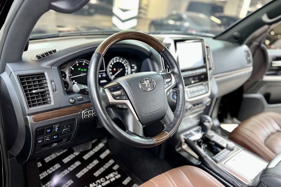 Продам Toyota Land Cruiser 200 Executive Lounge  2020 года в Киеве