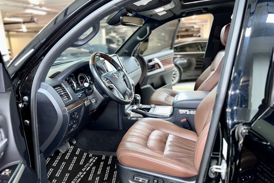 Продам Toyota Land Cruiser 200 Executive Lounge  2020 года в Киеве