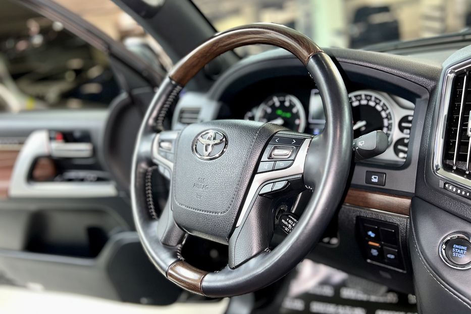 Продам Toyota Land Cruiser 200 Executive Lounge  2020 года в Киеве