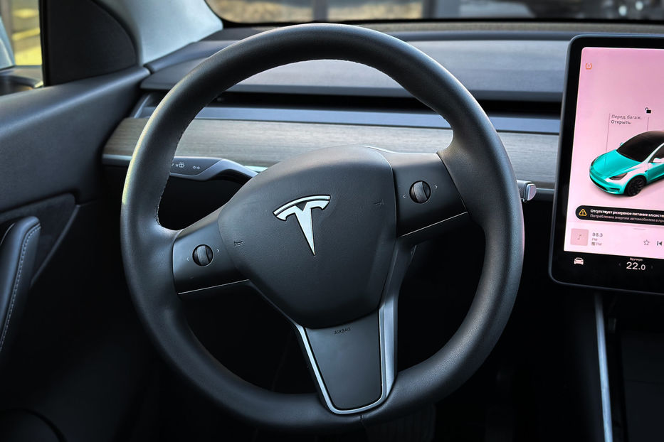 Продам Tesla Model Y Long Range 2021 года в Черновцах