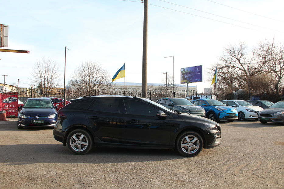 Продам Volvo V40 Cross-Country 2013 года в Одессе