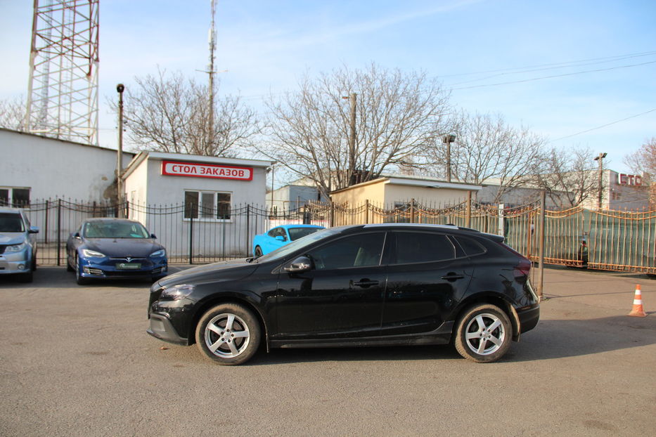 Продам Volvo V40 Cross-Country 2013 года в Одессе