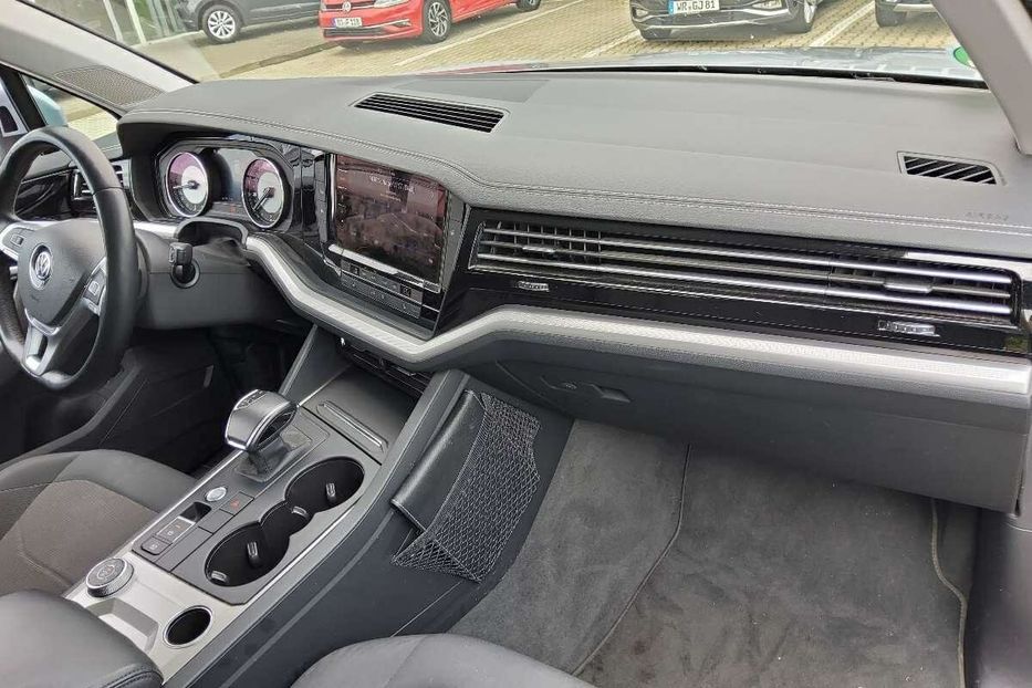 Продам Volkswagen Touareg 210Kw Авто в Україні  2018 года в г. Умань, Черкасская область