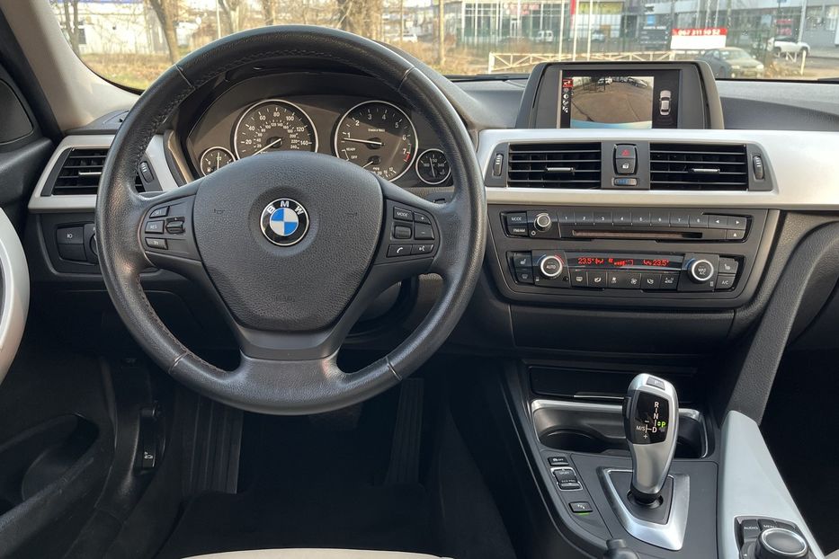 Продам BMW 320 i 2015 года в Николаеве