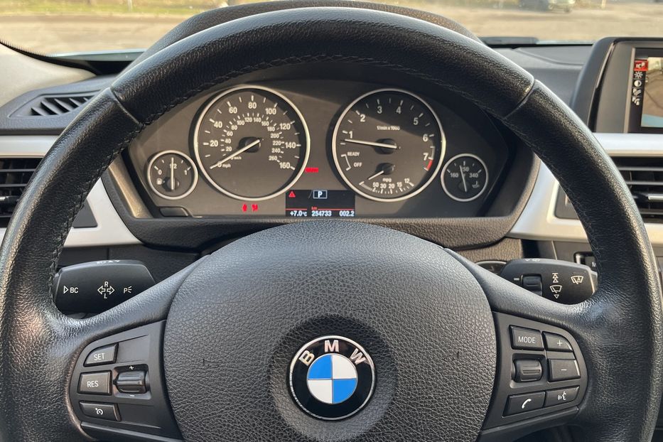 Продам BMW 320 i 2015 года в Николаеве