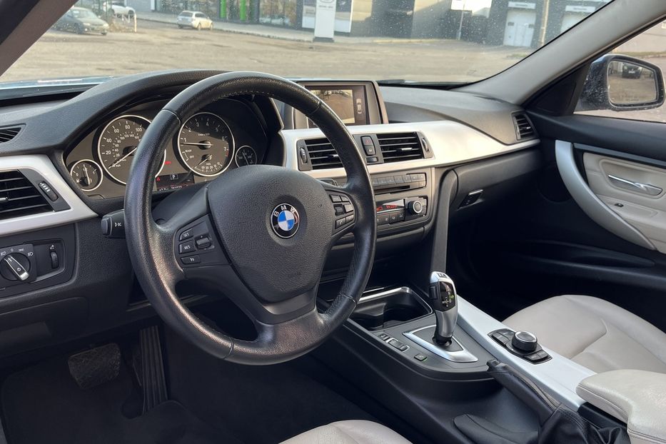 Продам BMW 320 i 2015 года в Николаеве