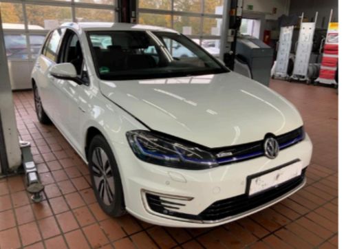 Продам Volkswagen e-Golf Comfortline electric 100kW 2020 года в Львове