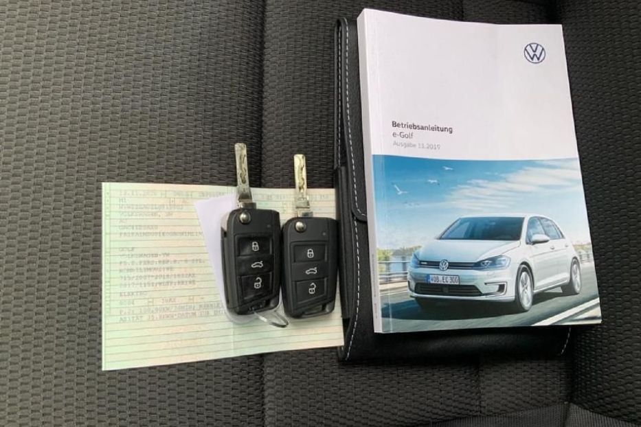 Продам Volkswagen e-Golf Comfortline 100kW  ccs 2020 года в Львове