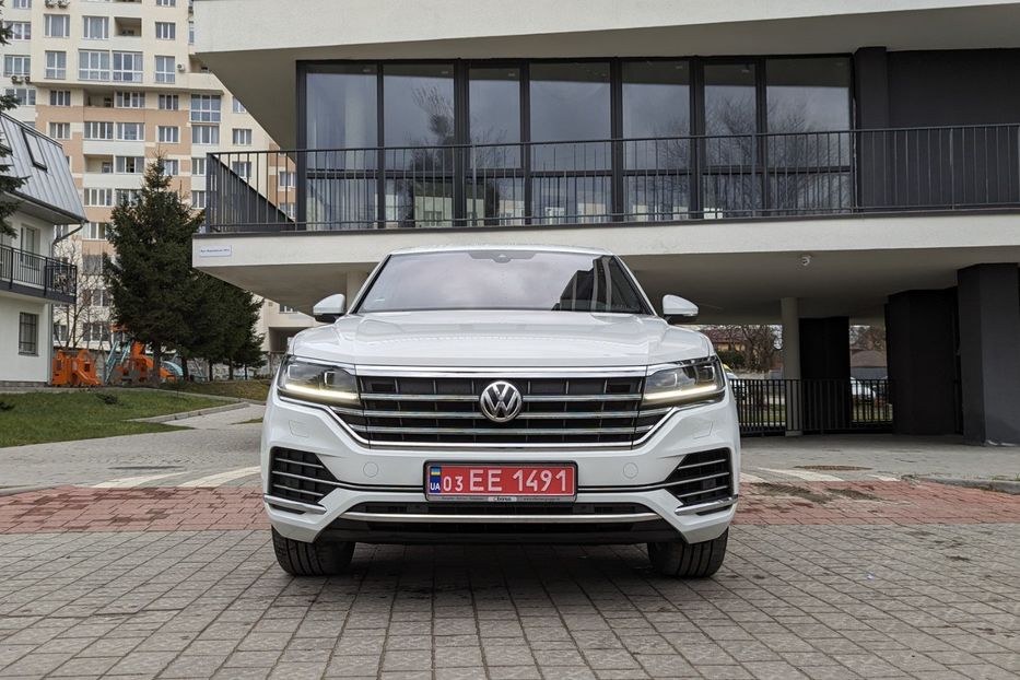 Продам Volkswagen Touareg 4х4 3.0 210kw  2018 года в Львове