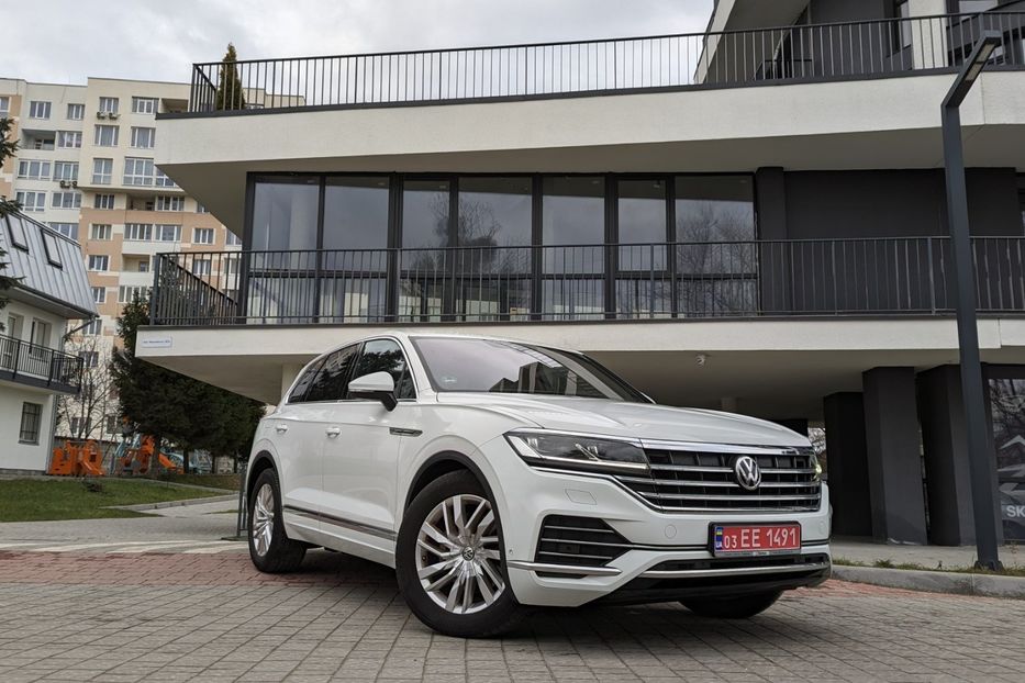 Продам Volkswagen Touareg 4х4 3.0 210kw  2018 года в Львове