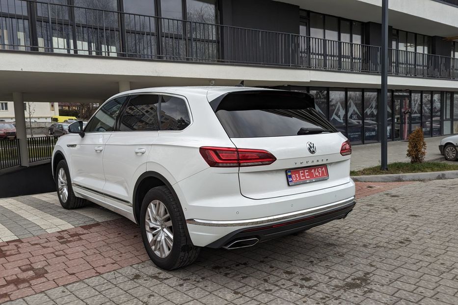 Продам Volkswagen Touareg 4х4 3.0 210kw  2018 года в Львове