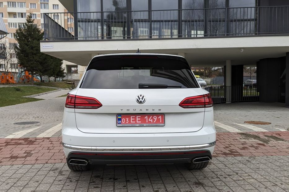 Продам Volkswagen Touareg 4х4 3.0 210kw  2018 года в Львове