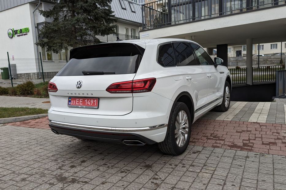 Продам Volkswagen Touareg 4х4 3.0 210kw  2018 года в Львове