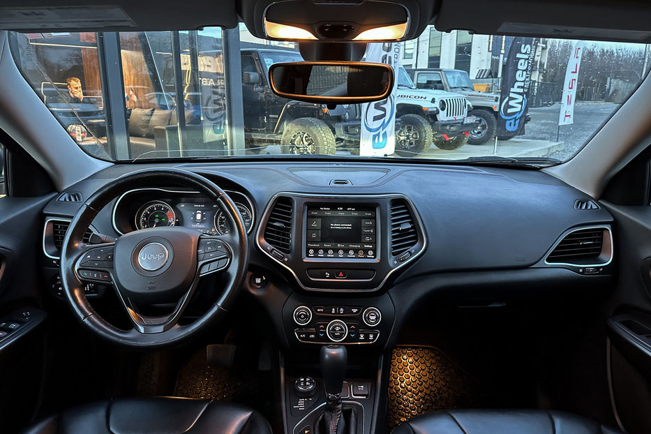 Продам Jeep Cherokee TRAILHAWK 2020 года в Черновцах