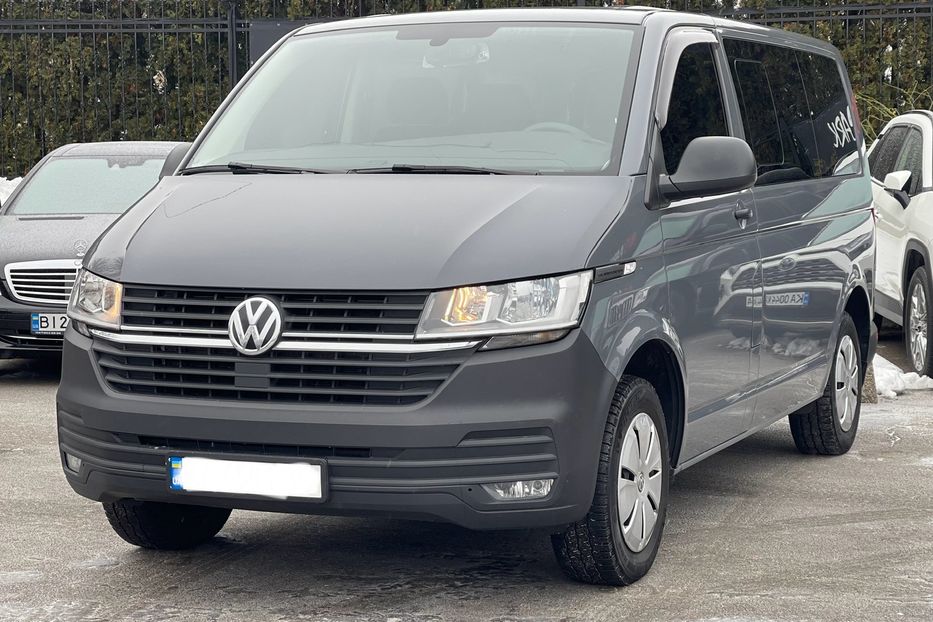 Продам Volkswagen T6 (Transporter) пасс. 2020 года в Киеве
