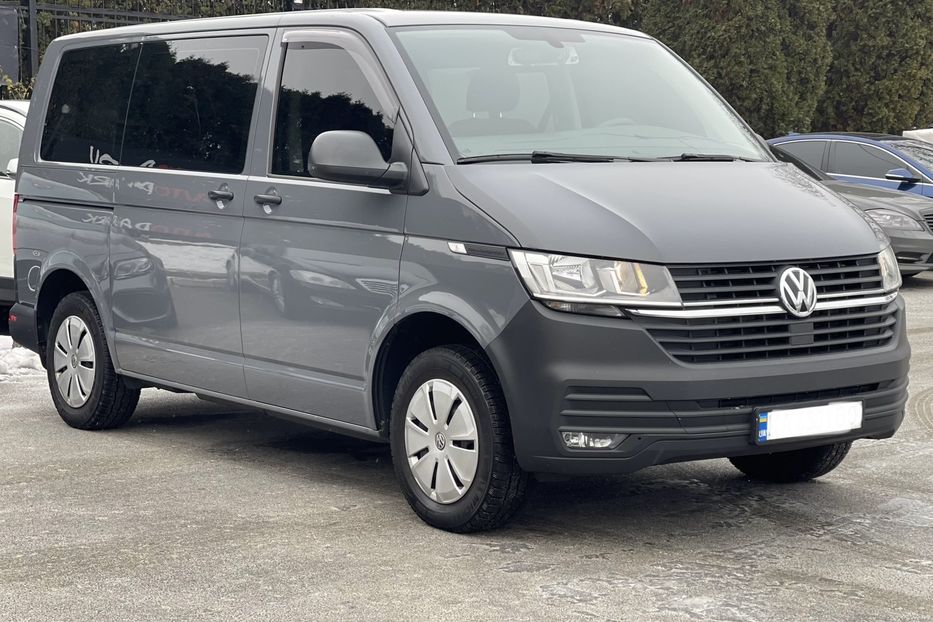 Продам Volkswagen T6 (Transporter) пасс. 2020 года в Киеве