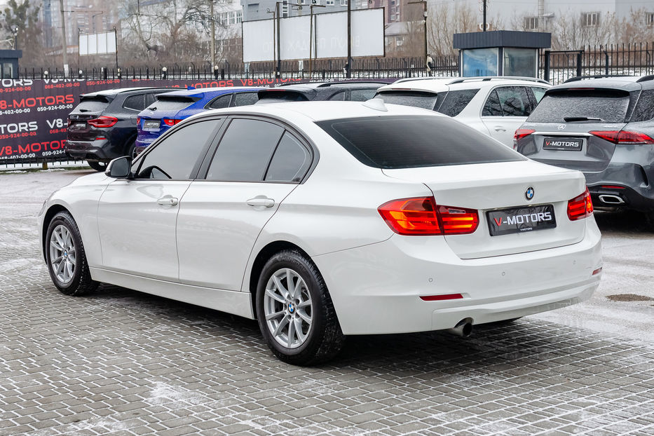 Продам BMW 320 i 2012 года в Киеве