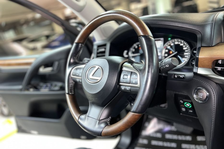 Продам Lexus LX 570 2016 года в Киеве