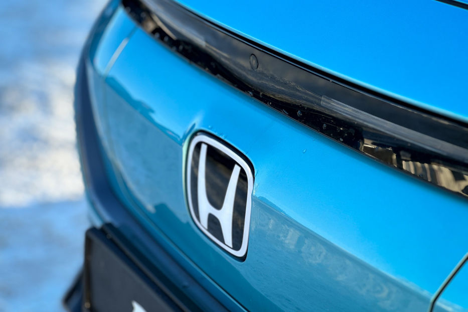 Продам Honda HR-V e:NS1 e-dynamic 2023 года в Черновцах