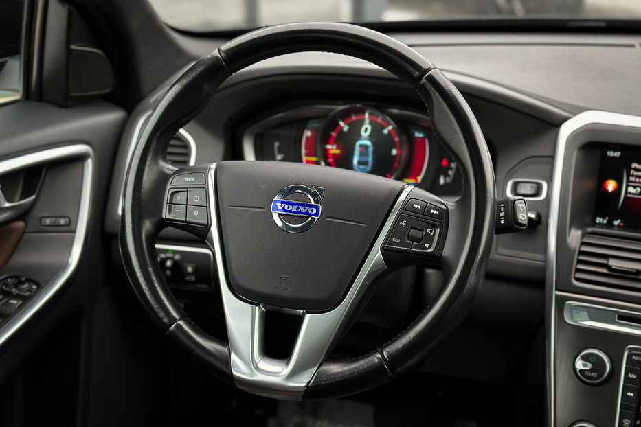 Продам Volvo XC60 2014 года в Черновцах