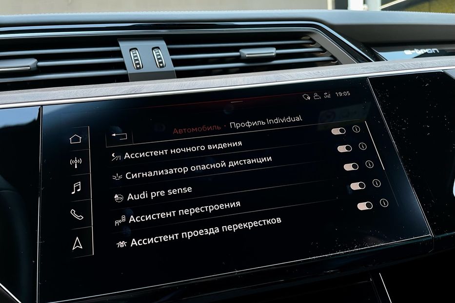 Продам Audi E-Tron 55 S-line 2020 года в Киеве