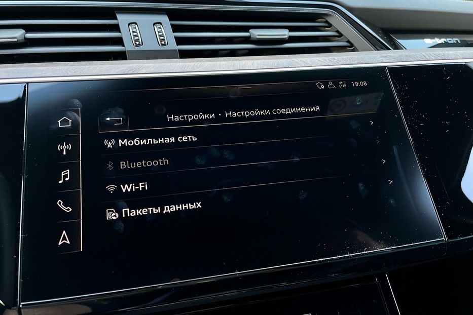 Продам Audi E-Tron 55 S-line 2020 года в Киеве