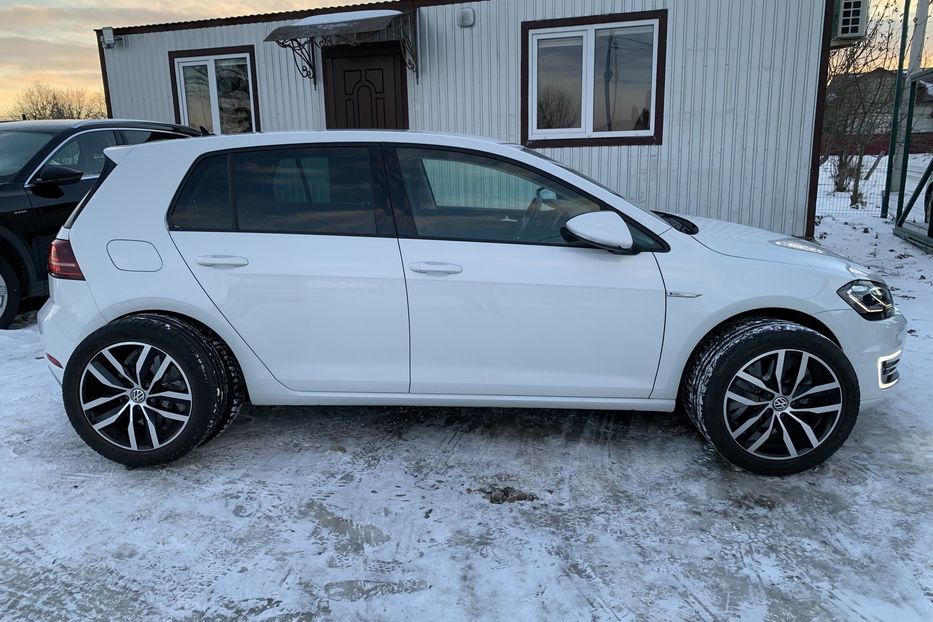 Продам Volkswagen e-Golf Безключовий,Full Led перед зад 2020 года в Львове