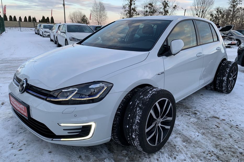 Продам Volkswagen e-Golf Безключовий,Full Led перед зад 2020 года в Львове