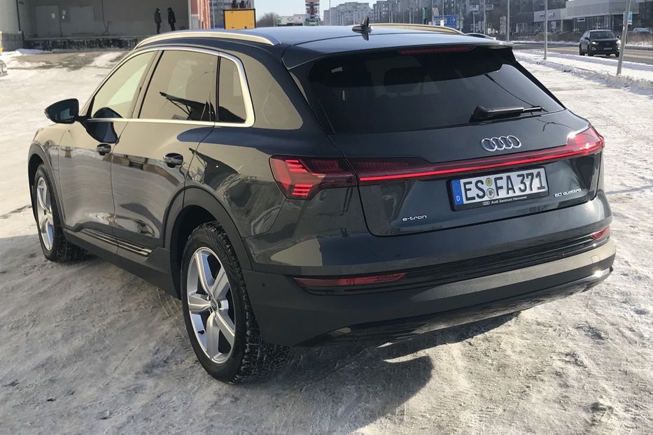 Продам Audi E-Tron Basis quattro 50 230kW 2020 года в Львове