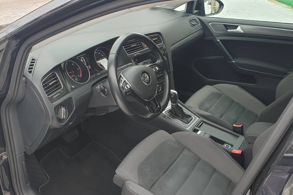 Продам Volkswagen Golf VII 2018 года в Житомире