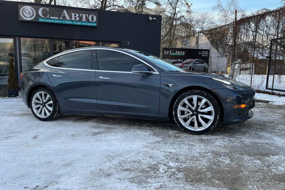 Продам Tesla Model 3 2019 года в Черновцах