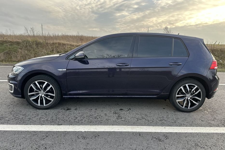 Продам Volkswagen e-Golf FULL LED,Шкіра,Дюнаудіо,Круїз 2019 года в Львове