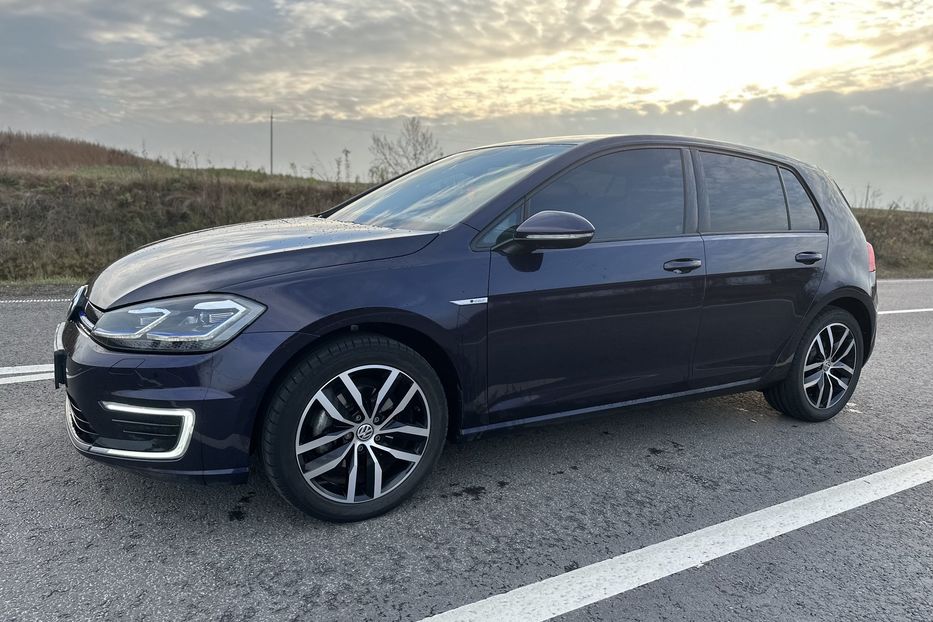 Продам Volkswagen e-Golf FULL LED,Шкіра,Дюнаудіо,Круїз 2019 года в Львове