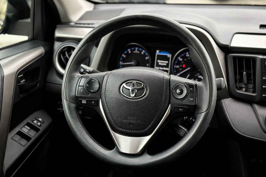 Продам Toyota Rav 4 LE 2016 года в Черновцах