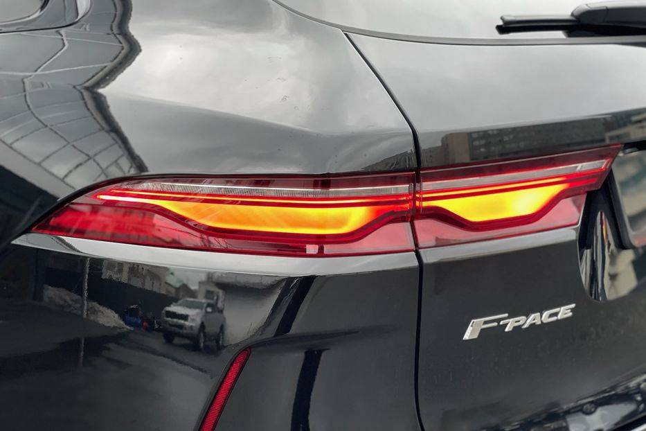 Продам Jaguar F-Pace SVR 2022 года в Киеве