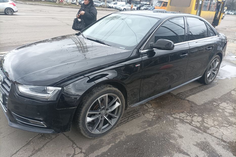 Продам Audi A4 2014 года в Одессе