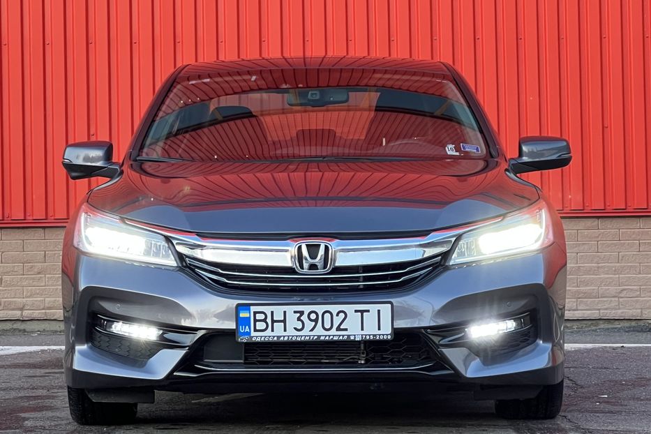 Продам Honda Accord Hybride  2018 года в Одессе