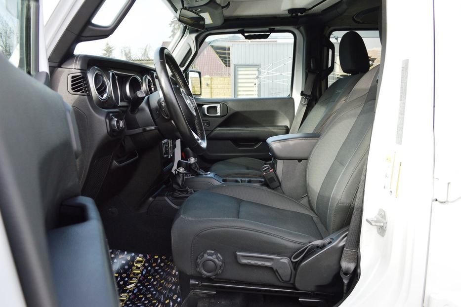 Продам Jeep Wrangler SAHARA 2019 года в Одессе
