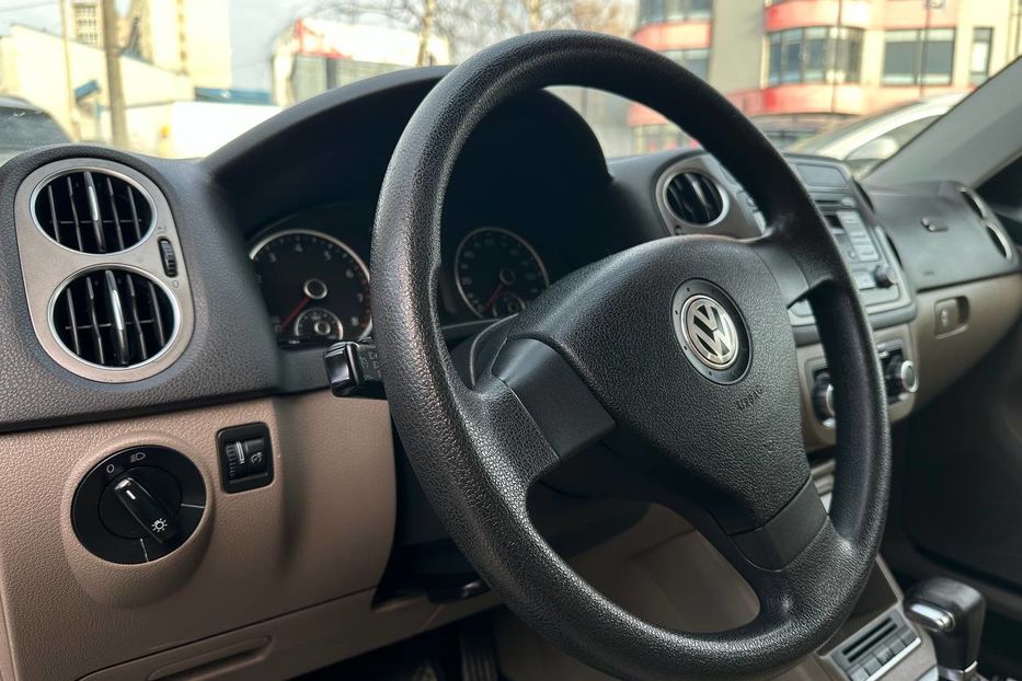 Продам Volkswagen Tiguan 2010 года в Черновцах