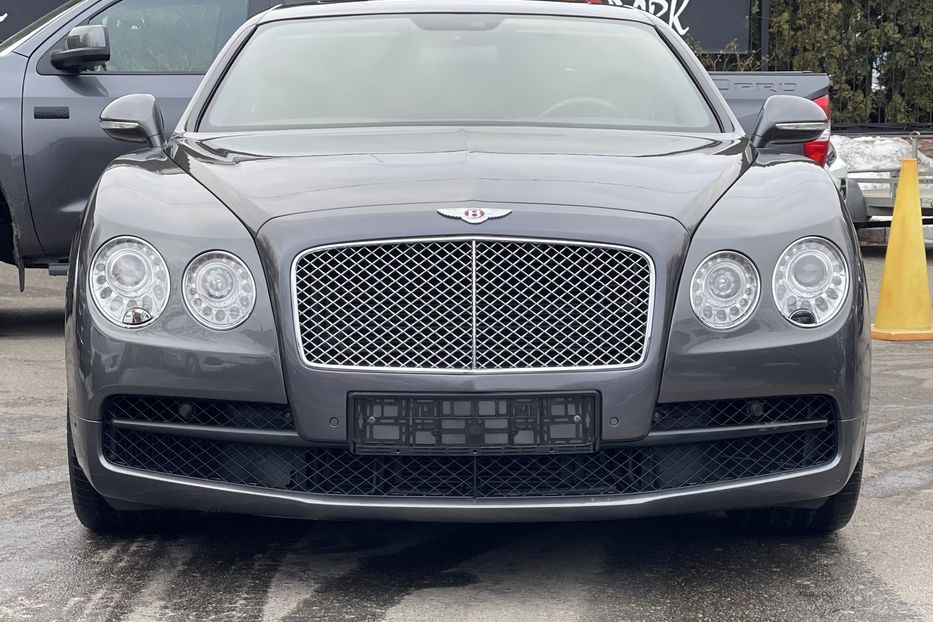 Продам Bentley Flying Spur 2018 года в Киеве