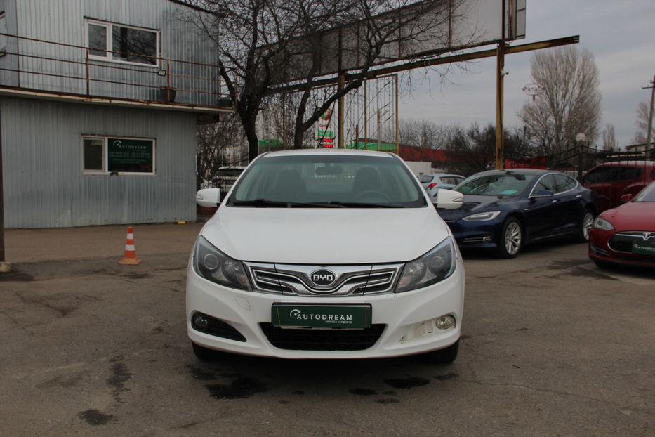 Продам BYD E6 Е5 2016 года в Одессе
