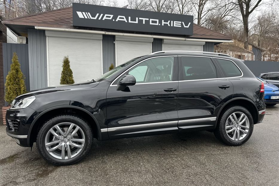 Продам Volkswagen Touareg R Line 2015 года в Киеве