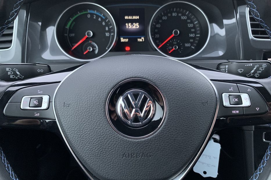 Продам Volkswagen e-Golf 35.8kWh,136к.с./100 кВт 2020 года в Львове