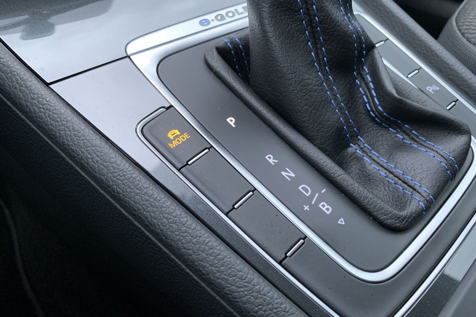 Продам Volkswagen e-Golf 35.8kWh,136к.с./100 кВт 2020 года в Львове