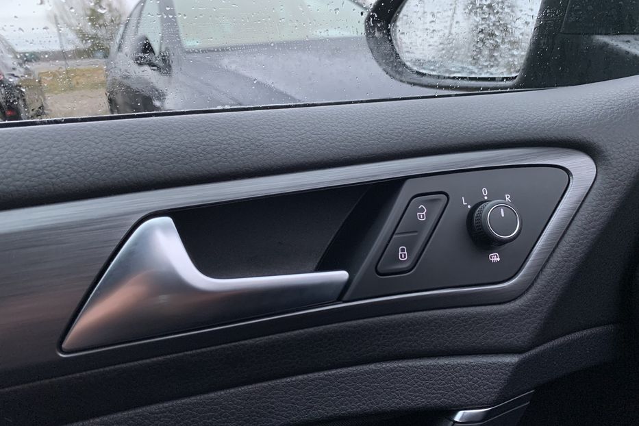 Продам Volkswagen e-Golf 35.8kWh,136к.с./100 кВт 2020 года в Львове