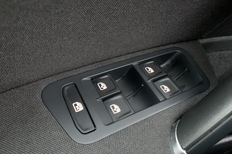 Продам Volkswagen e-Golf 35.8kWh,136к.с./100 кВт 2020 года в Львове