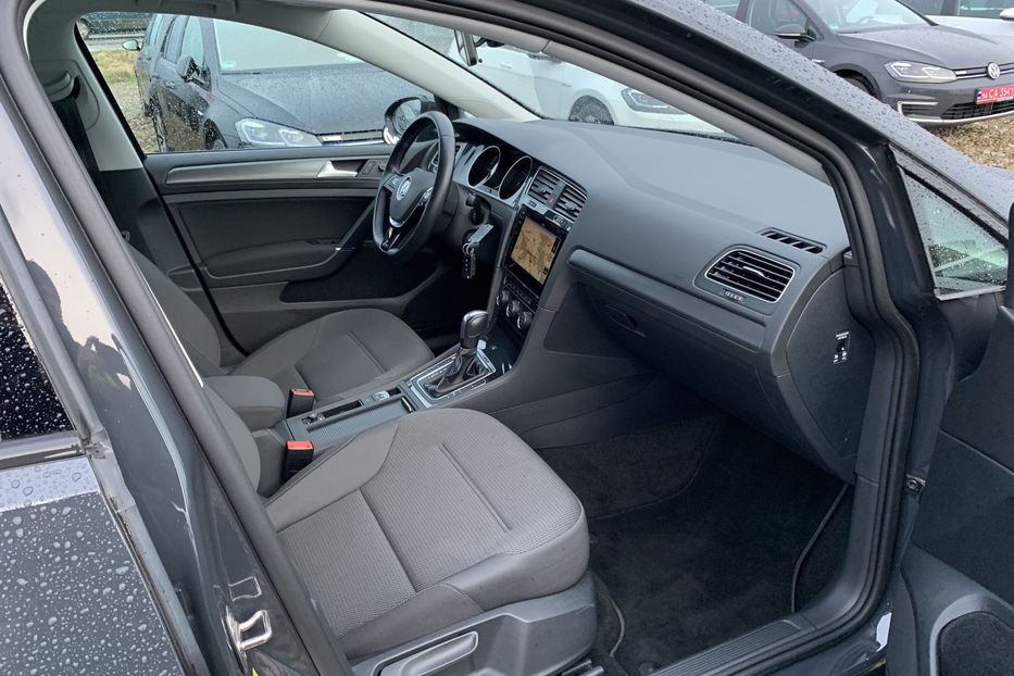 Продам Volkswagen e-Golf 35.8kWh,136к.с./100 кВт 2020 года в Львове