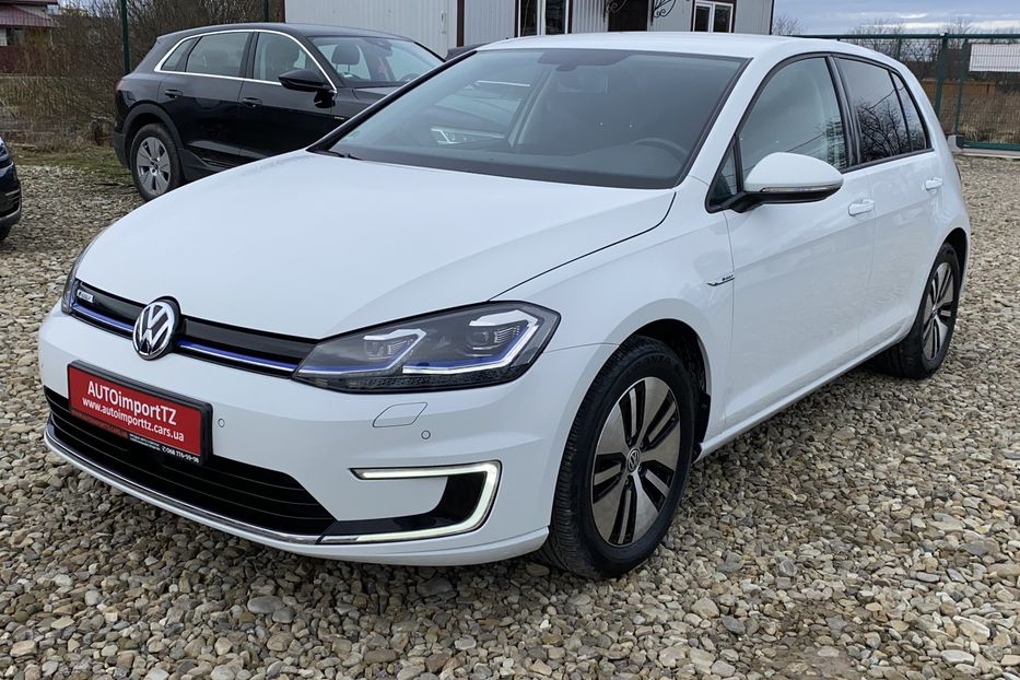 Продам Volkswagen e-Golf Тепловий,Колеса,Підігрів сидін 2018 года в Львове