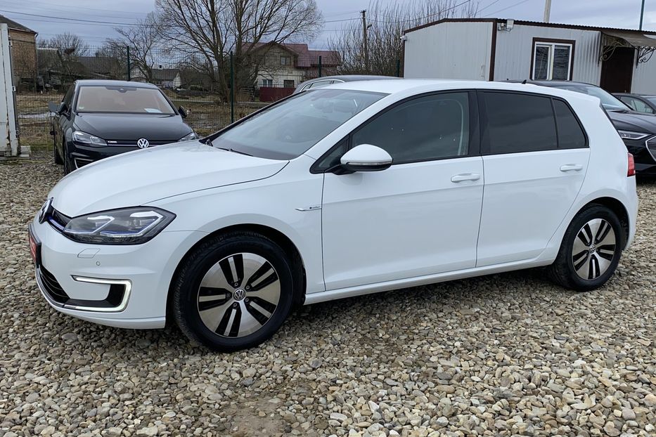 Продам Volkswagen e-Golf Тепловий,Колеса,Підігрів сидін 2018 года в Львове