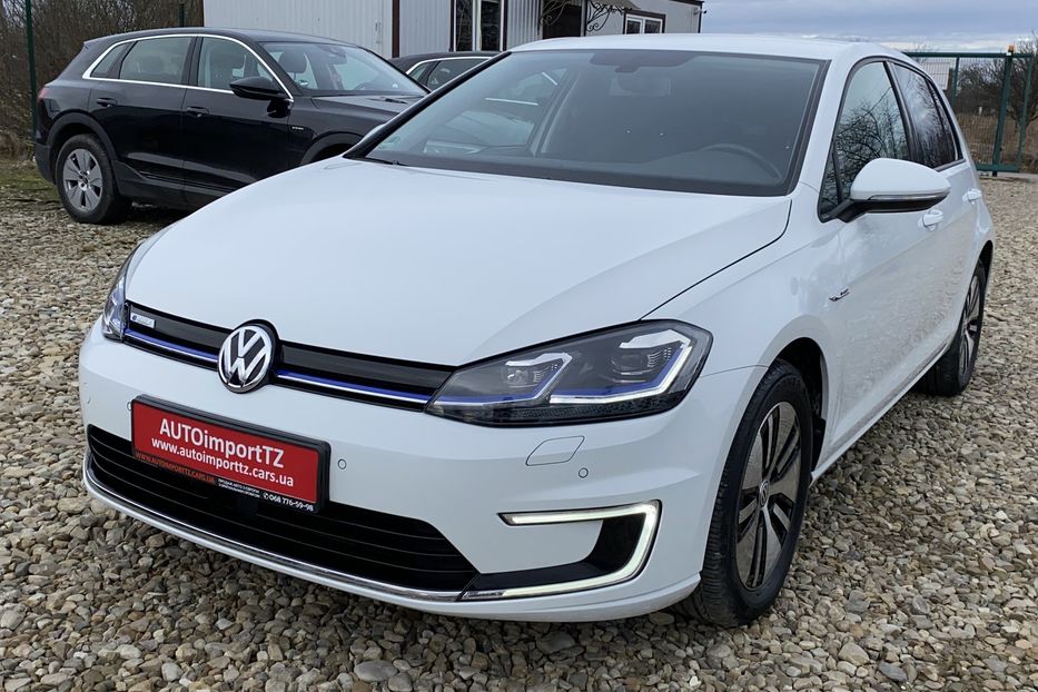 Продам Volkswagen e-Golf Тепловий,Колеса,Підігрів сидін 2018 года в Львове